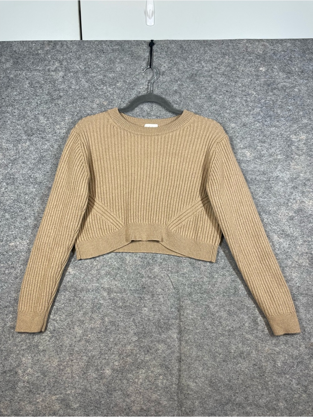 Wilfred Cropped Merino Wool Ribbed Knit Sweater Camel Medium  Quiet Luxury Top